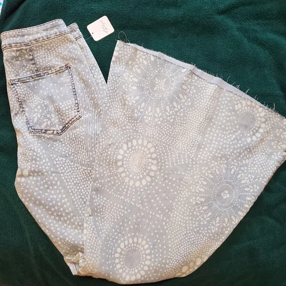 💖Free People / We The Free Pull On Printed Flared Jeans - Picture 11 of 13